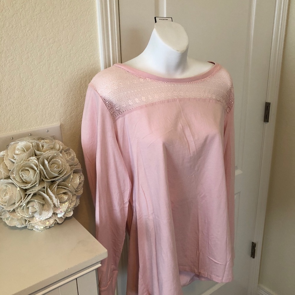 Pink lace top long sleeved T-shirt